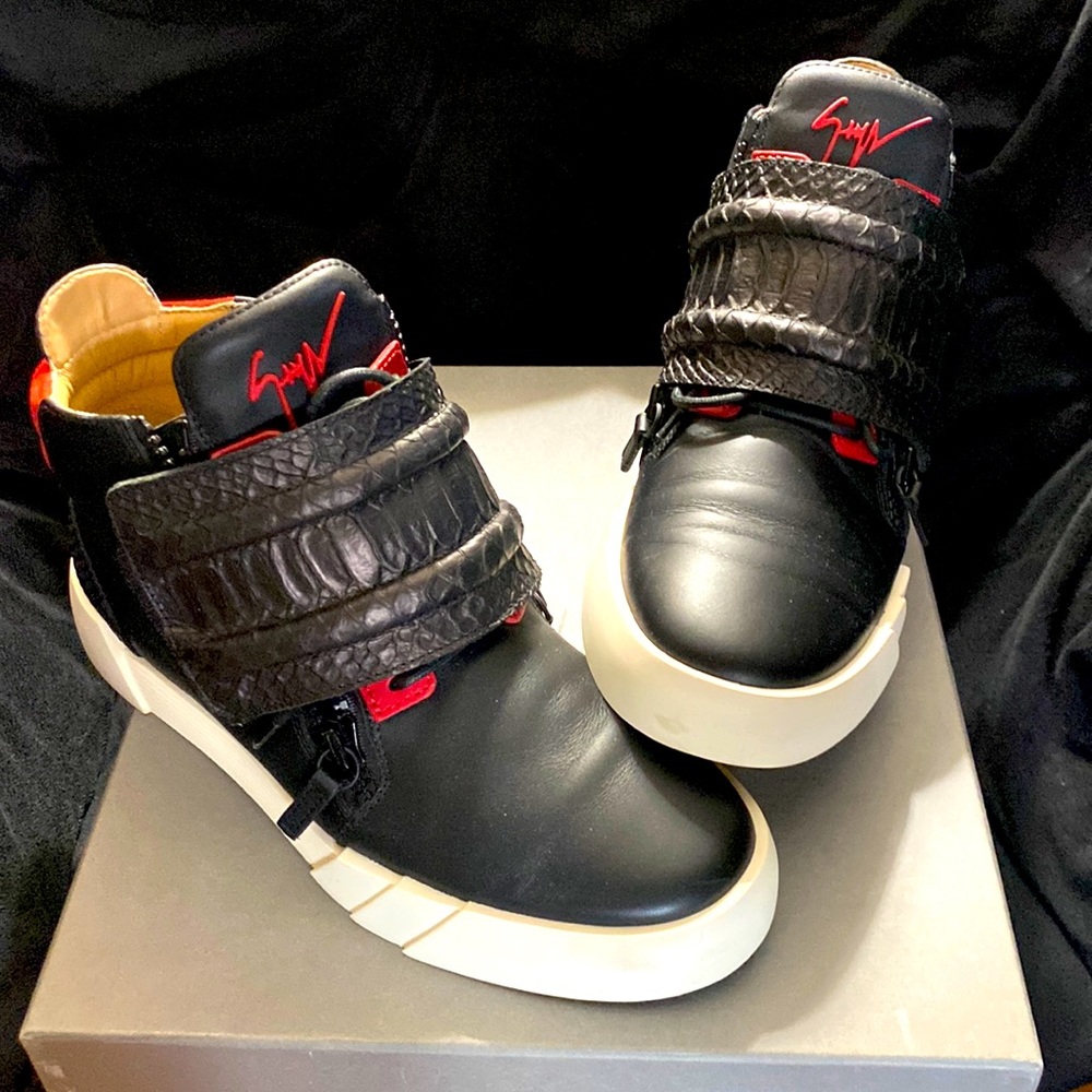Giuseppe Zanotti in great condition